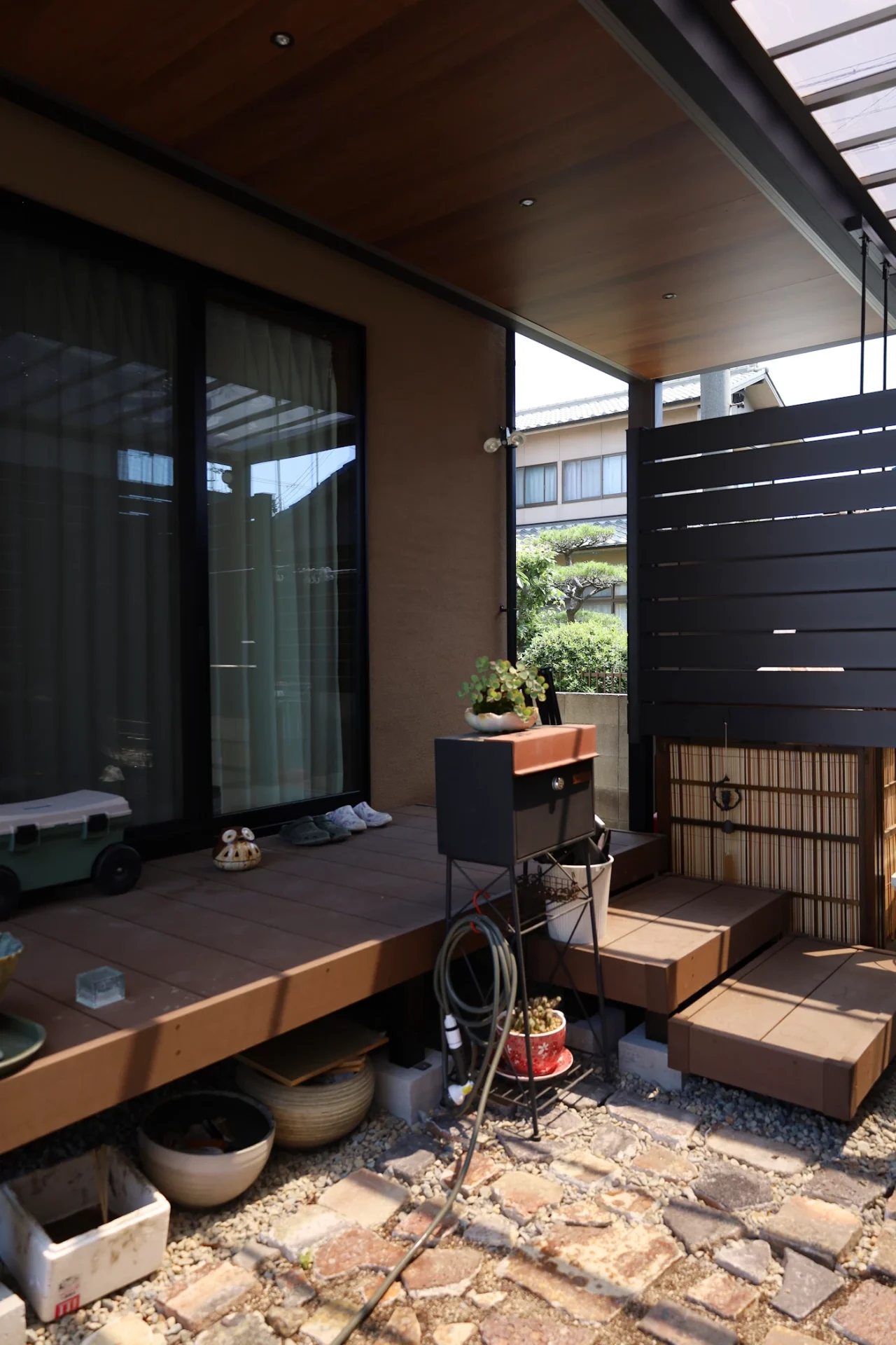 家側の屋根には内天井つき